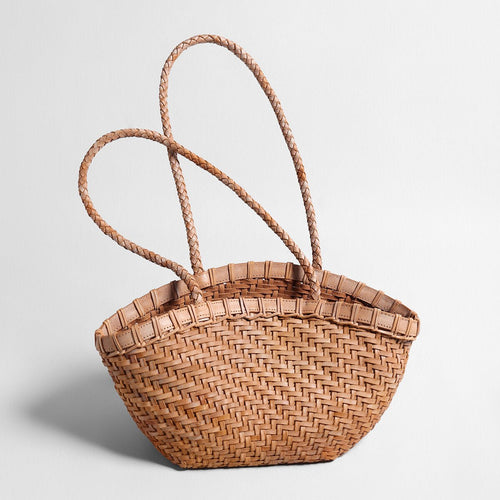 Handwoven Leather Flared Market Basket Tote – Braided Handle Mother-Daughter Bag with Removable Pouch