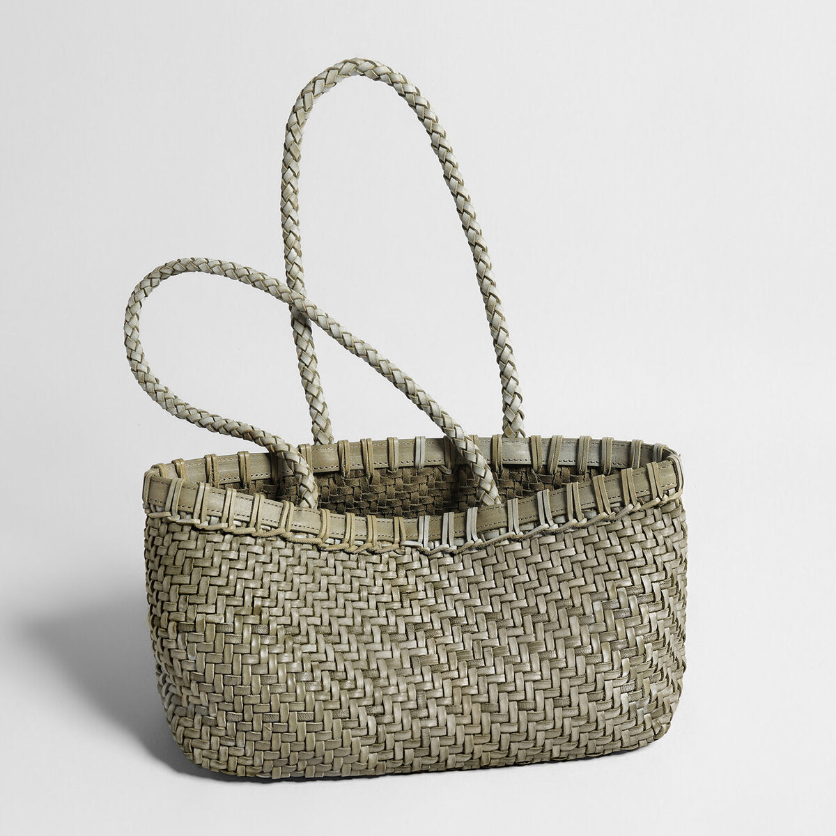 Handwoven Leather Market Basket Tote – Braided Handle Mother-Daughter Bag with Removable Pouch