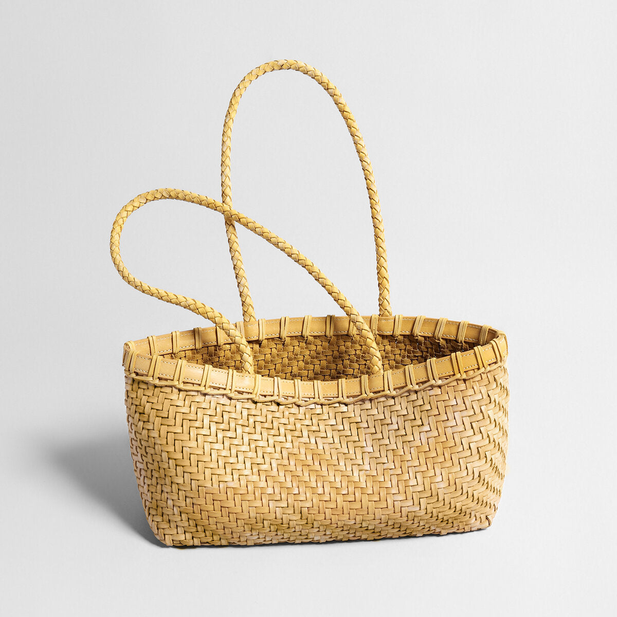 Handwoven Leather Market Basket Tote – Braided Handle Mother-Daughter Bag with Removable Pouch