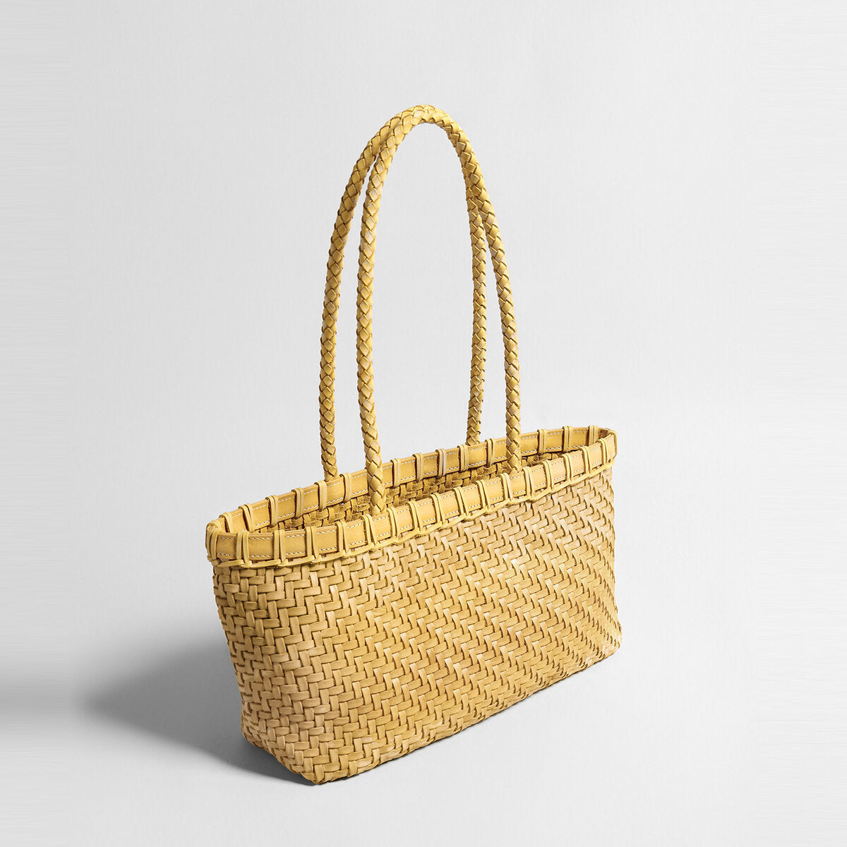 Handwoven Leather Market Basket Tote – Braided Handle Mother-Daughter Bag with Removable Pouch