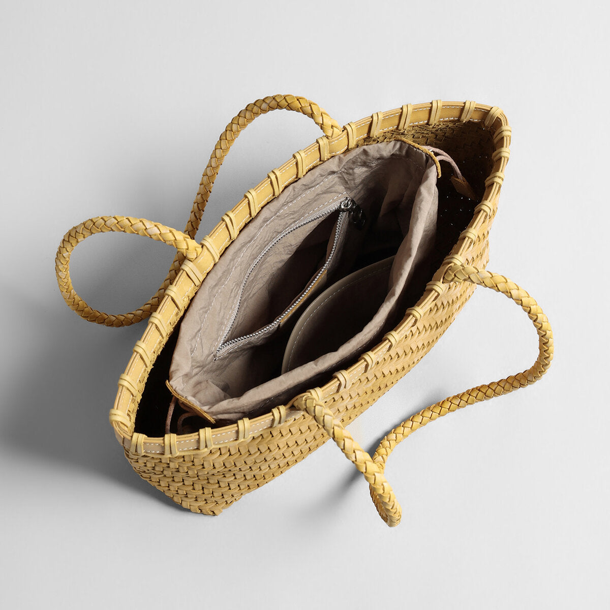 Handwoven Leather Market Basket Tote – Braided Handle Mother-Daughter Bag with Removable Pouch