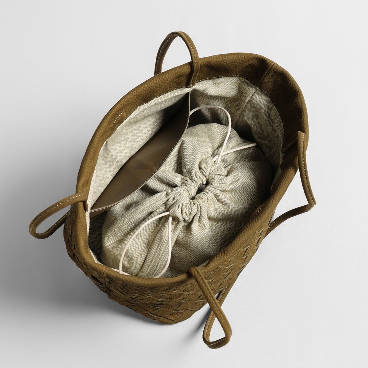 Handwoven Leather Tote Bag – Diamond Woven Bucket Shoulder Bag