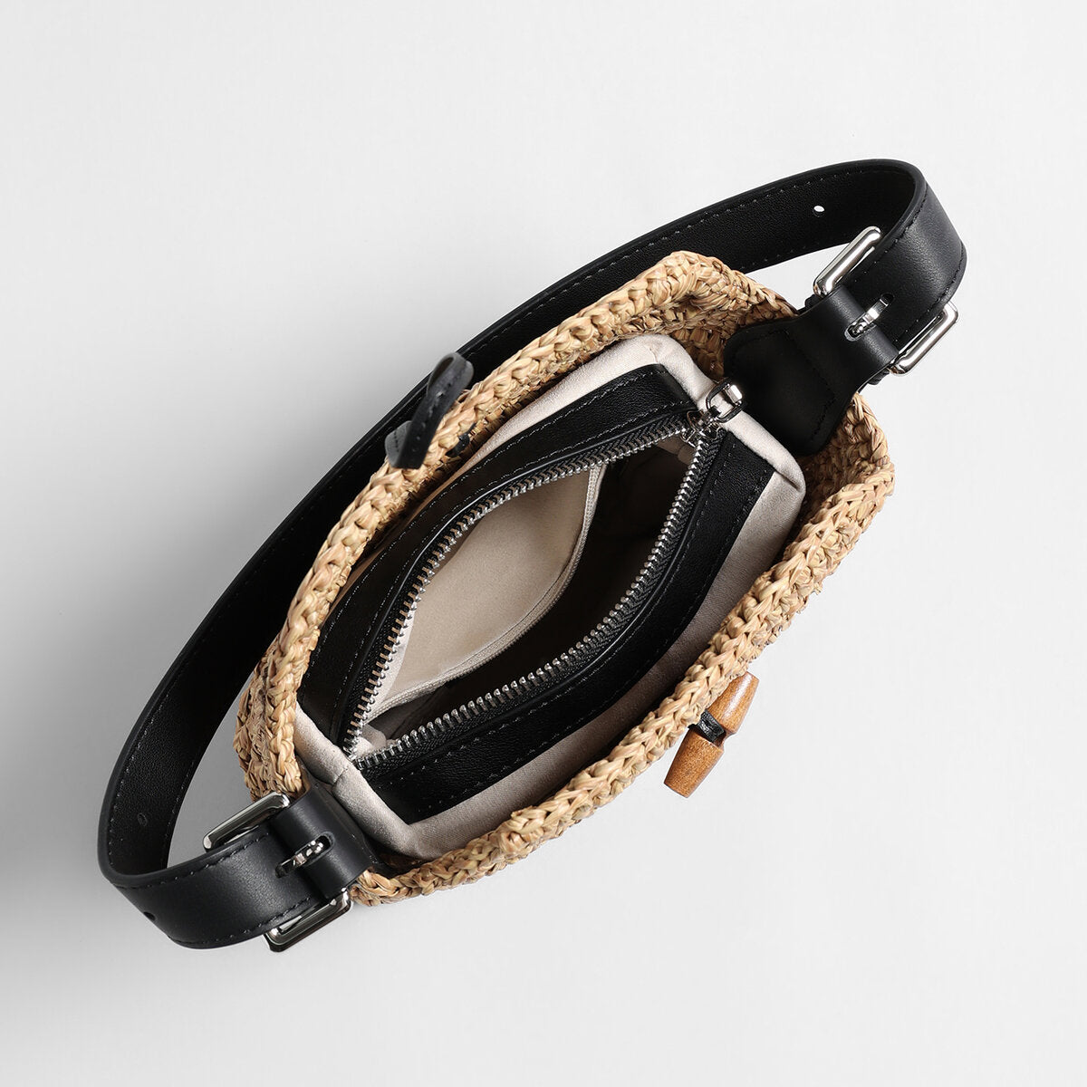 Handwoven Raffia Hobo Bag – Wooden Toggle Closure & Adjustable Leather Strap