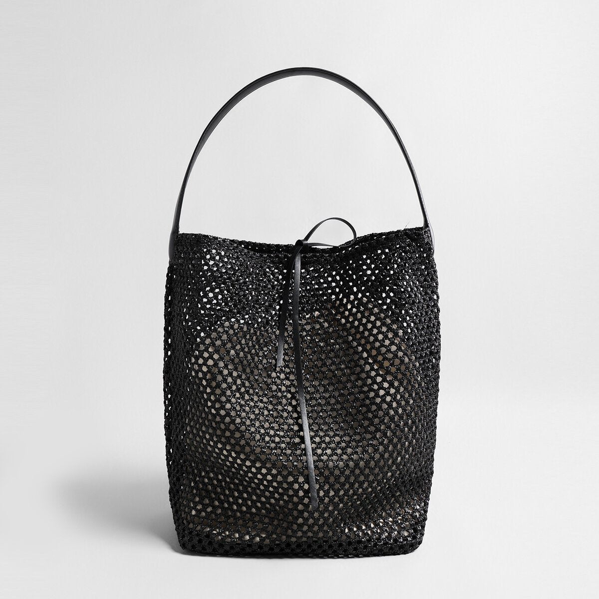 Handwoven Straw Bucket Tote – Summer Mesh Shoulder Bag with Leather Handle