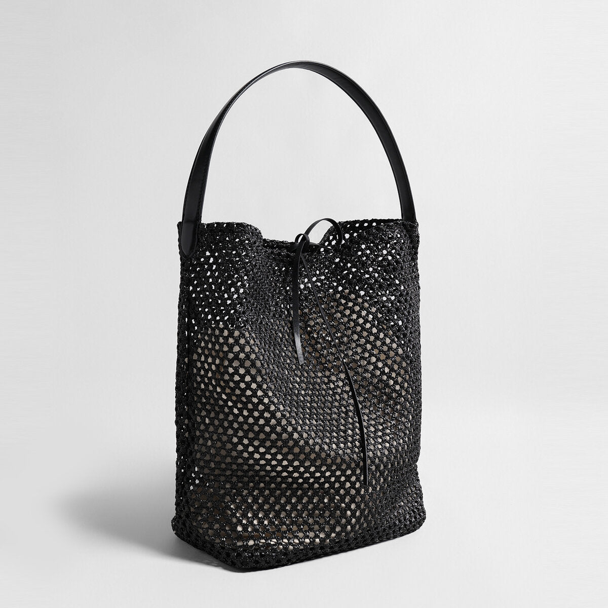 Handwoven Straw Bucket Tote – Summer Mesh Shoulder Bag with Leather Handle