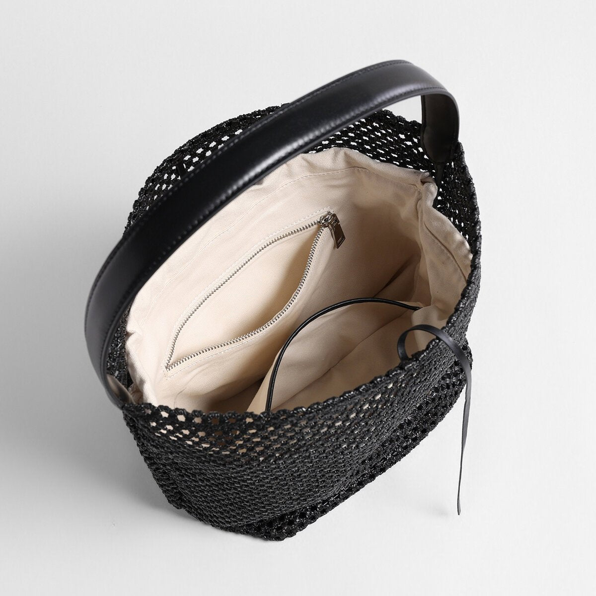 Handwoven Straw Bucket Tote – Summer Mesh Shoulder Bag with Leather Handle