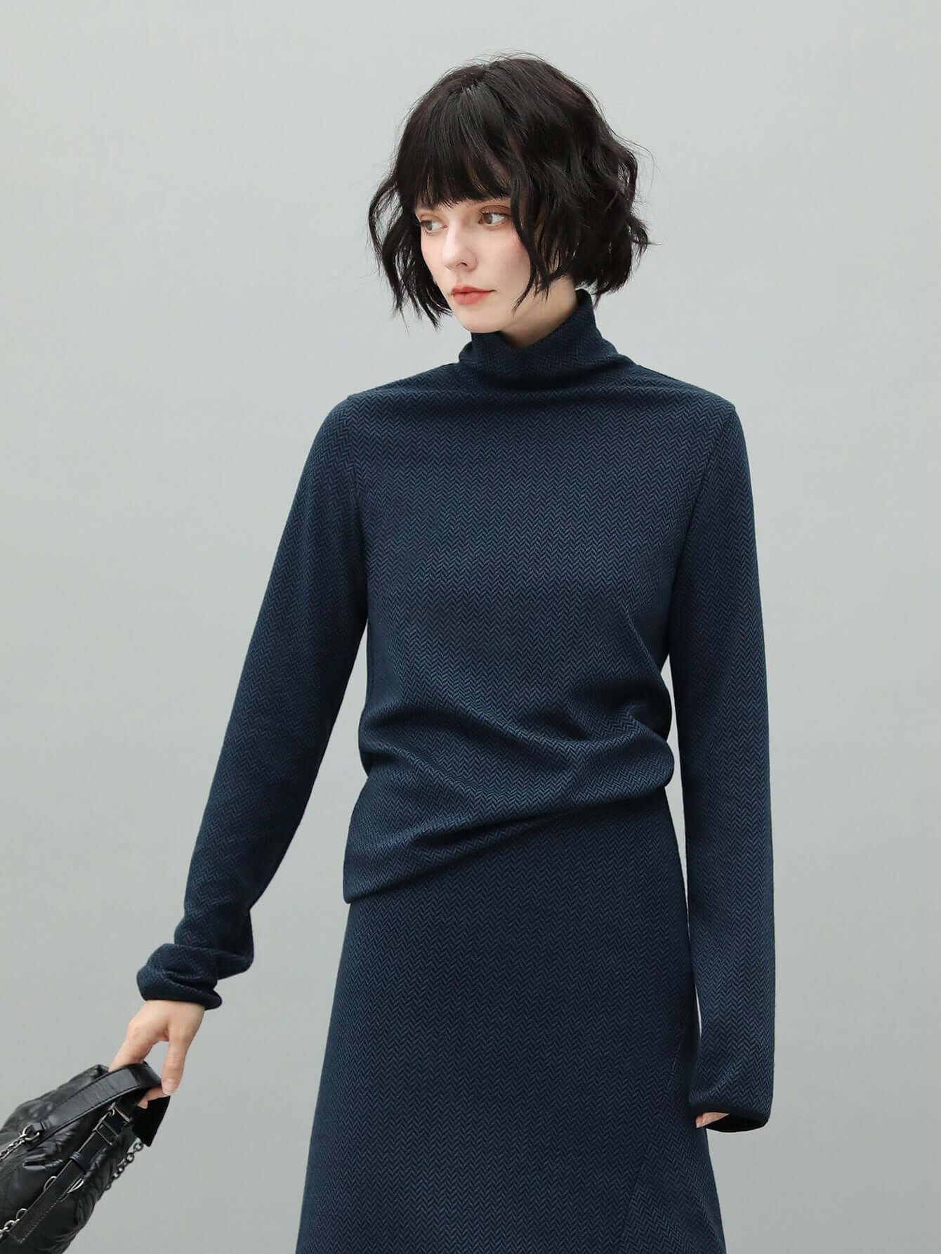 herringbone high neck knit top in navy all navy 2