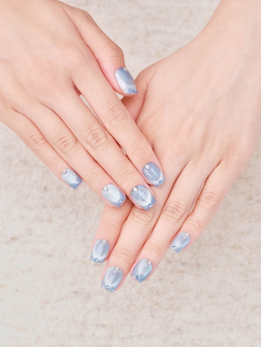 Iceland Frost Cat-Eye Press-On Nails