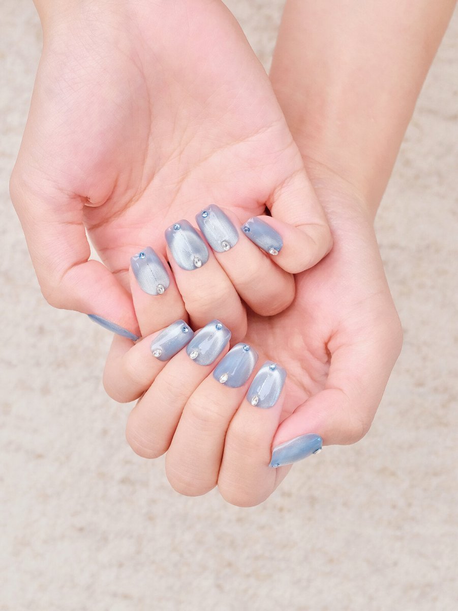 Iceland Frost Cat-Eye Press-On Nails