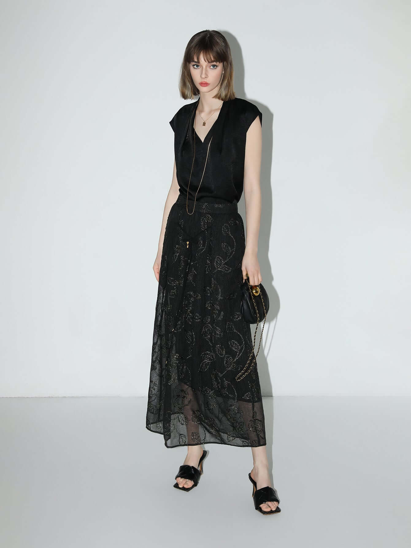 intricately embellished glitter embroidered skirt all black 3