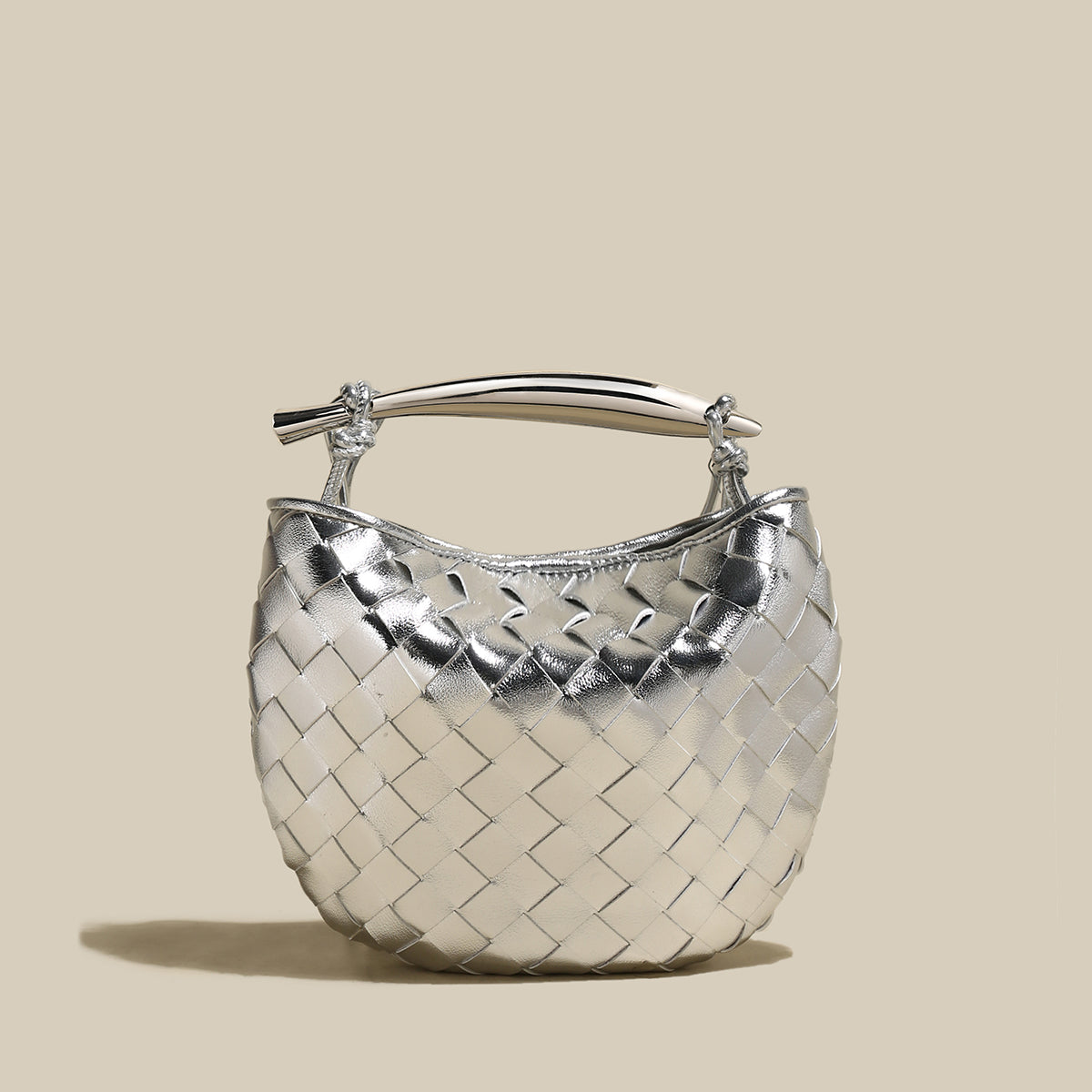 italian-life-woven-shoulder-bag-with-sculptured-handle_silver_3.jpg