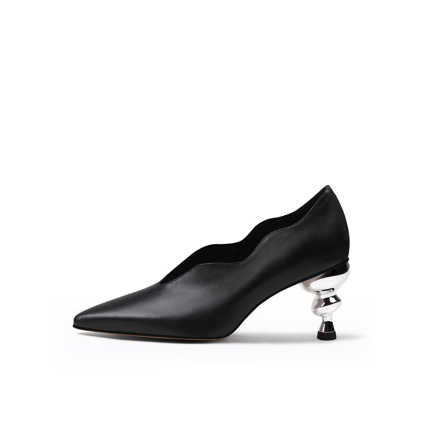 kettle heel scalloped edges pumps all black 1
