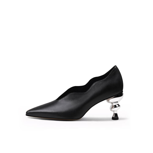 kettle heel scalloped edges pumps all black 1