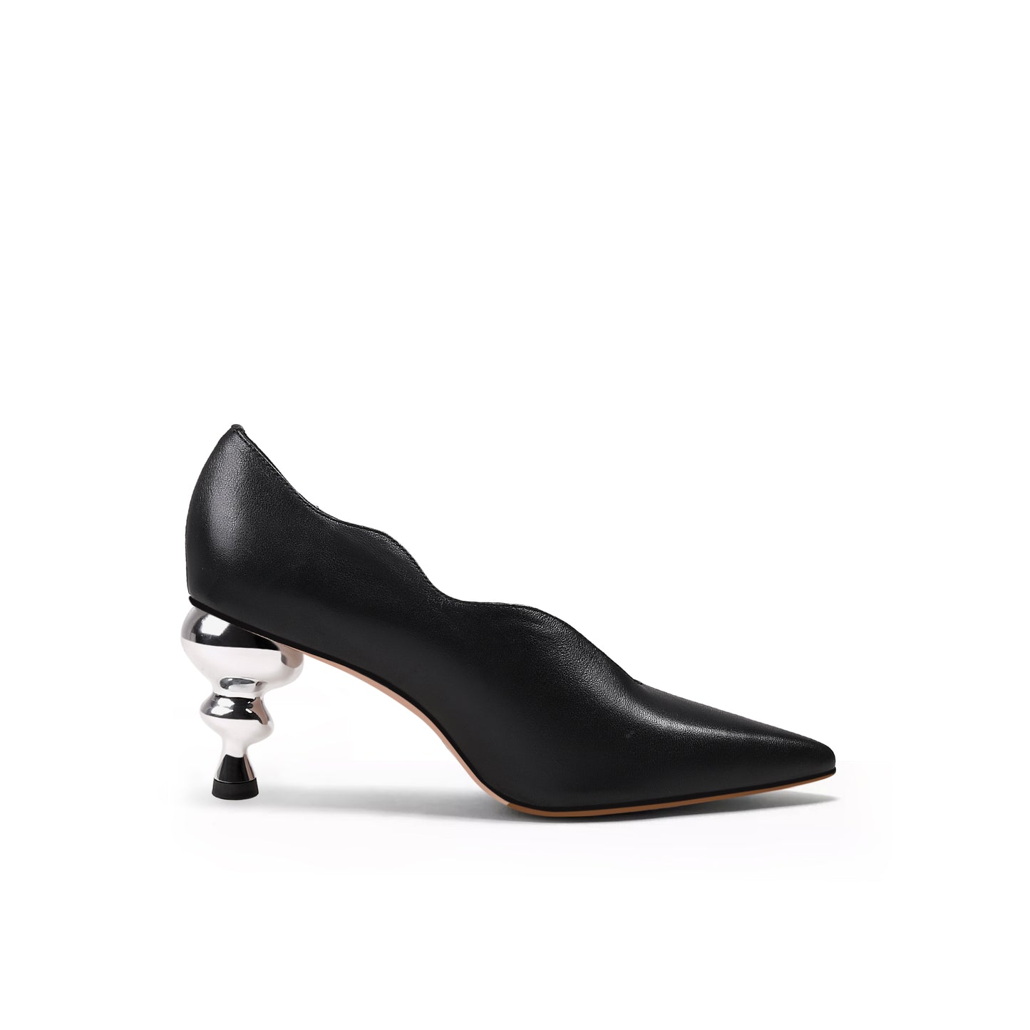 kettle heel scalloped edges pumps all black 3