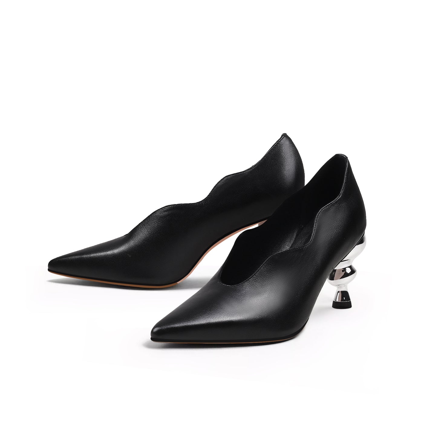 kettle heel scalloped edges pumps all black 6