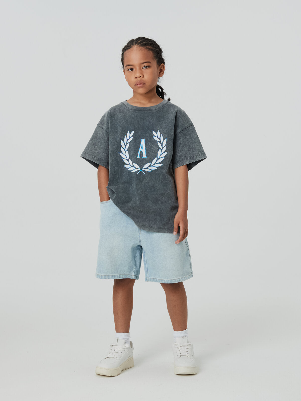 Kids APLUS DMINUS Campus Laurel Wreath Heavyweight Washed T-Shirt – 100% Cotton Boxy Fit Collegiate Crest Tee