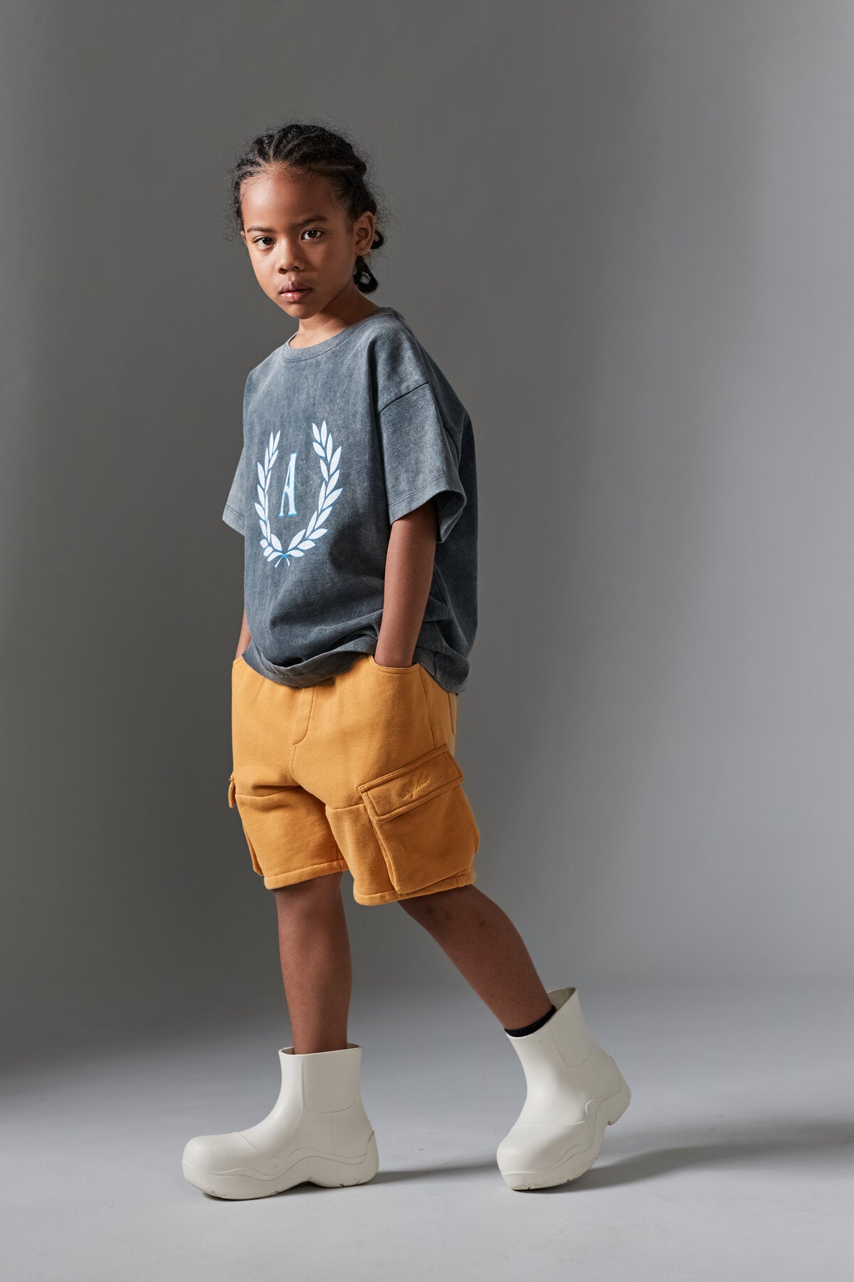 Kids APLUS DMINUS Campus Laurel Wreath Heavyweight Washed T-Shirt – 100% Cotton Boxy Fit Collegiate Crest Tee