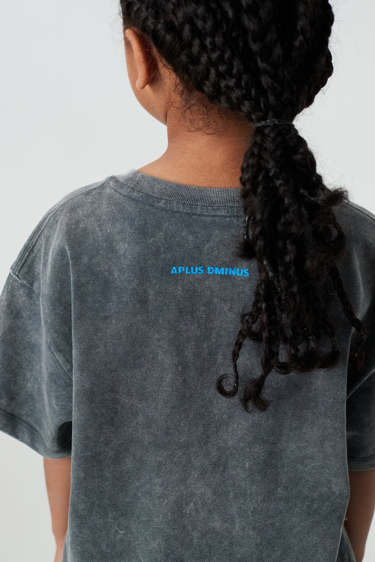 Kids APLUS DMINUS Campus Laurel Wreath Heavyweight Washed T-Shirt – 100% Cotton Boxy Fit Collegiate Crest Tee