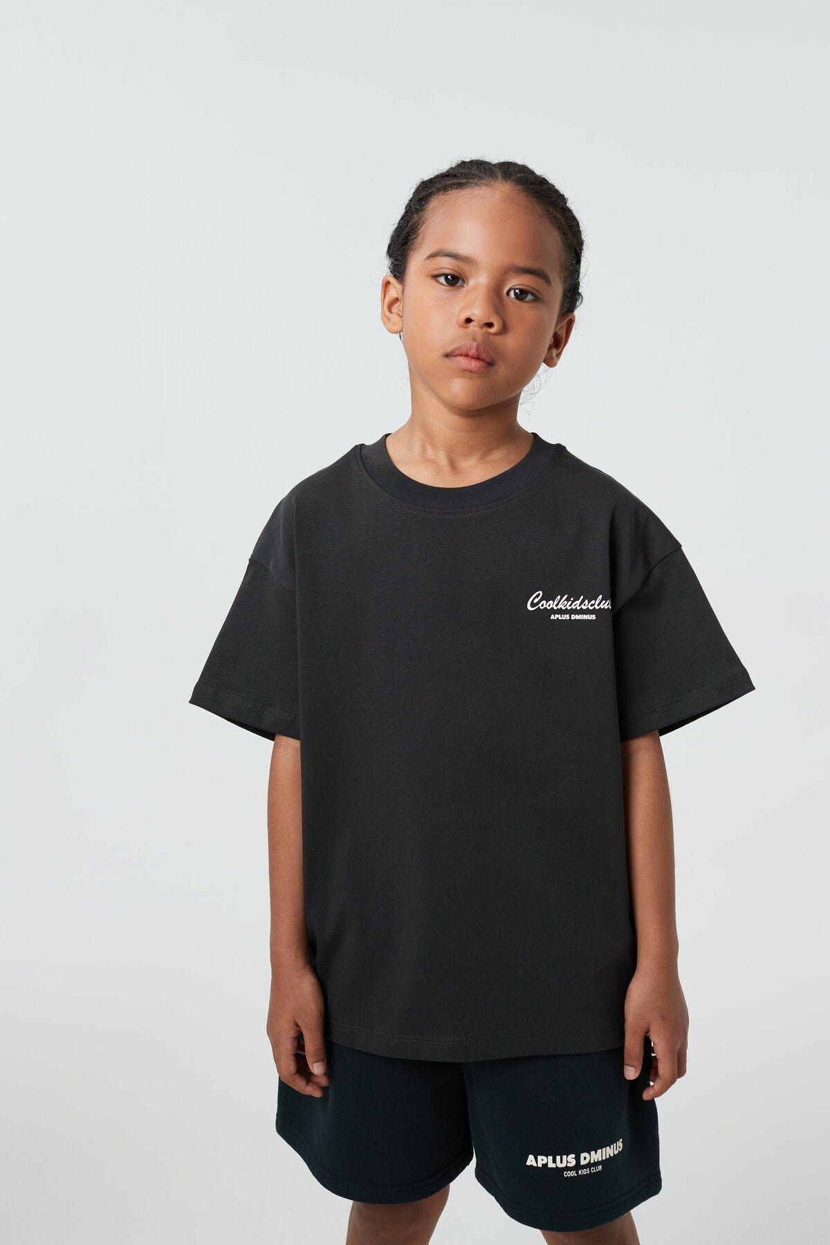 Kids APLUS DMINUS Coolkidsclub Graphic T-Shirt – 100% Cotton Boxy Fit Cursive Print Tee