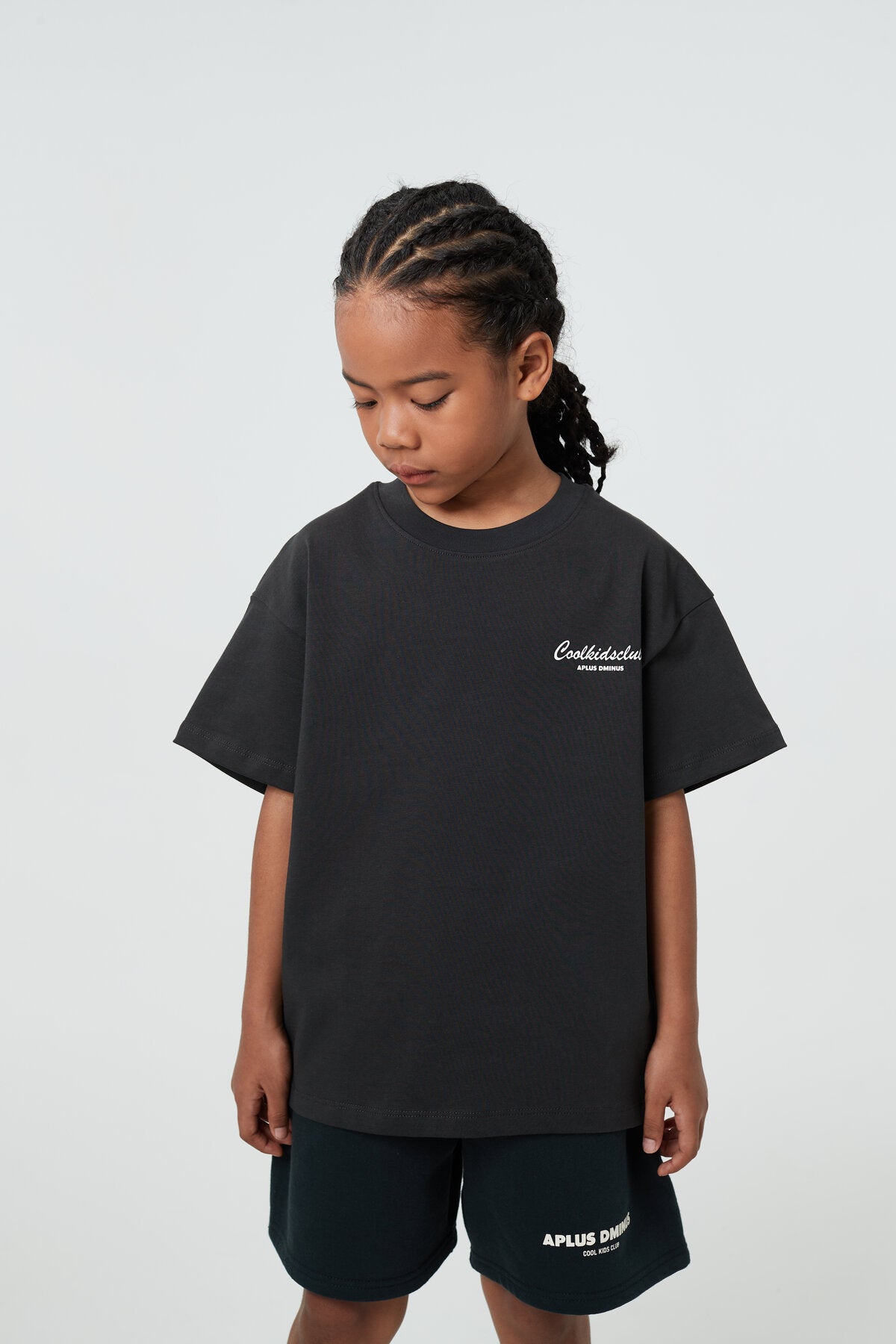 Kids APLUS DMINUS Coolkidsclub Graphic T-Shirt – 100% Cotton Boxy Fit Cursive Print Tee