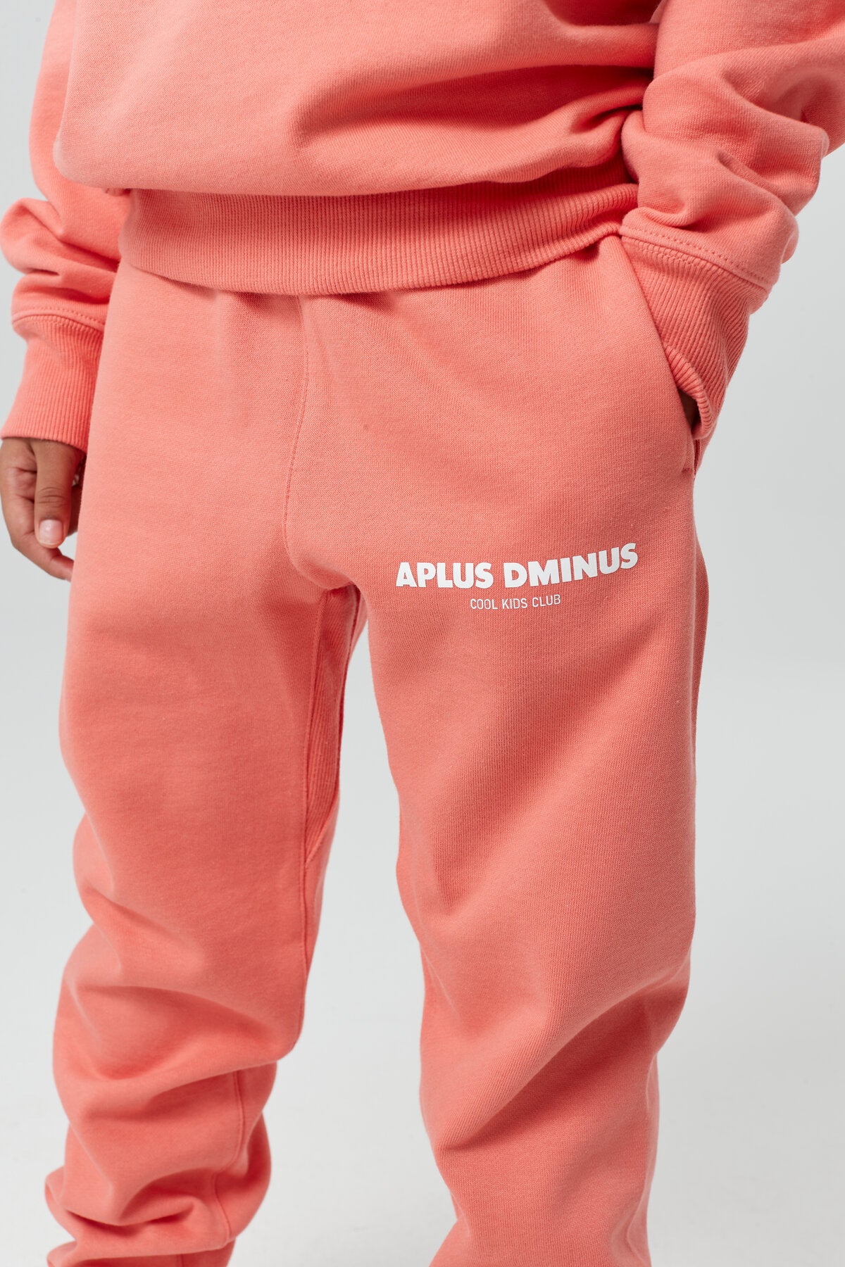 Kids APLUS DMINUS Stacked Logo Drawstring Joggers – Structured Thin Fleece Sports Sweatpants