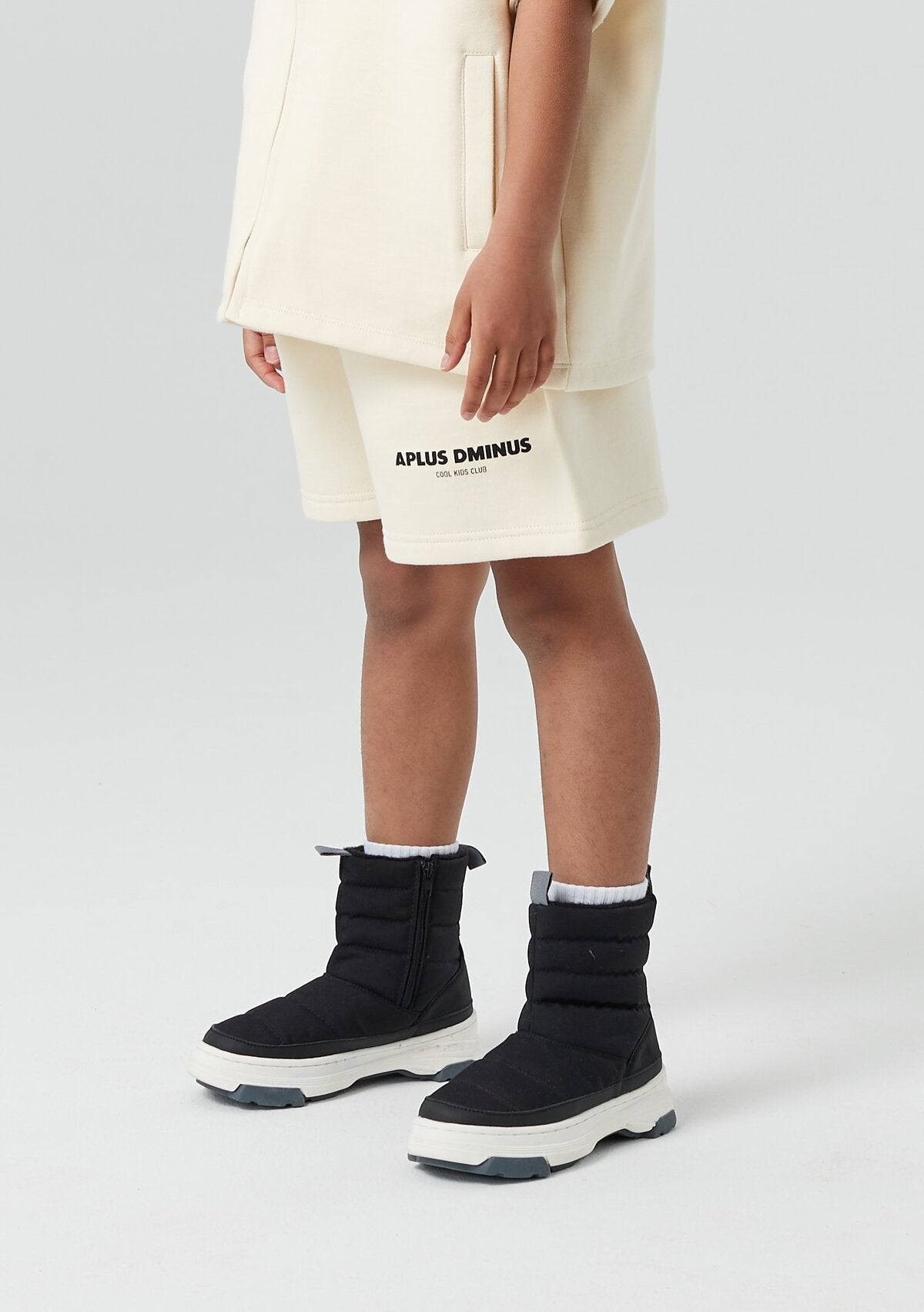 Kids APLUS DMINUS Stacked Logo Fleece Drawstring Shorts – Structured Sports Casual Sweat Shorts