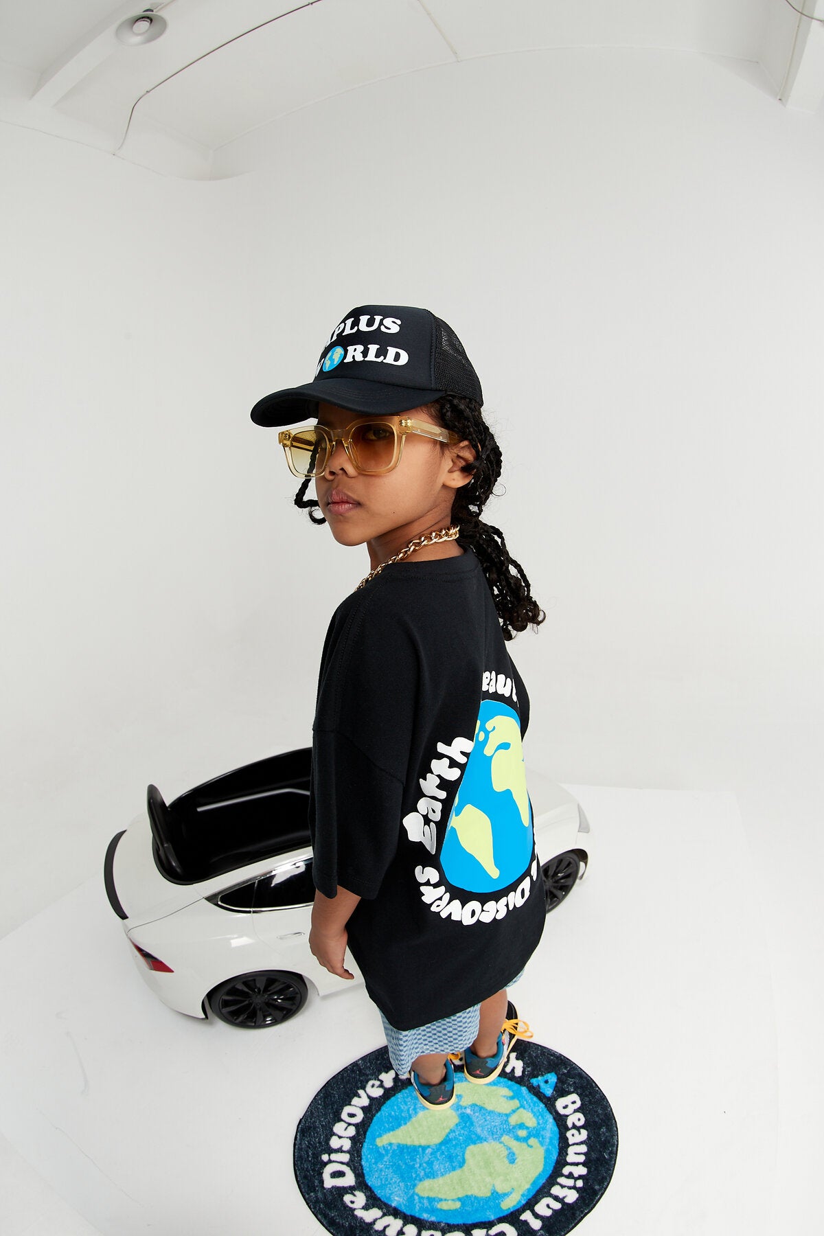 Kids APLUS Earth Globe Graphic T-Shirt – Screen-Printed Oversized Everyday Tee