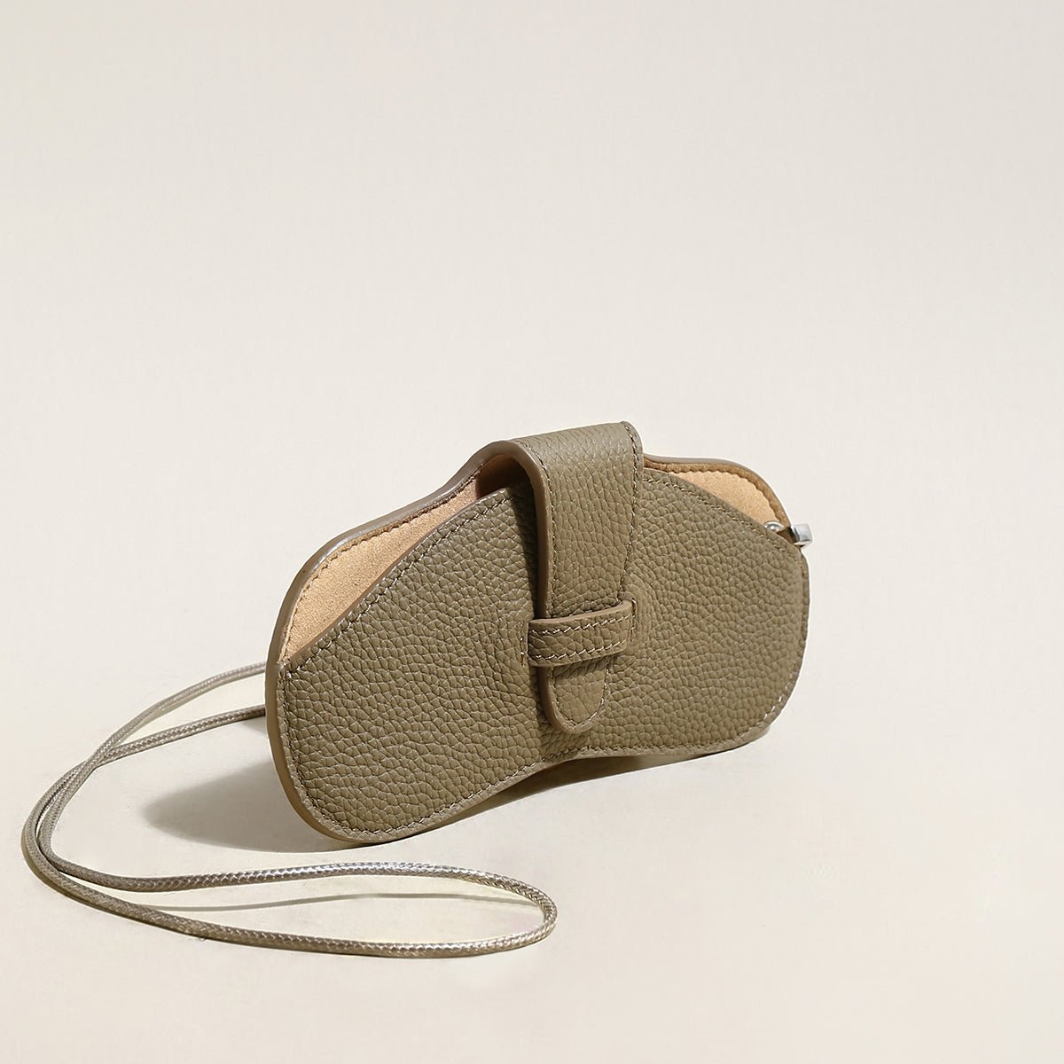 Leather Sunglasses Wrist Pouch – Top-Grain Cowhide Eyewear Case with Detachable Strap