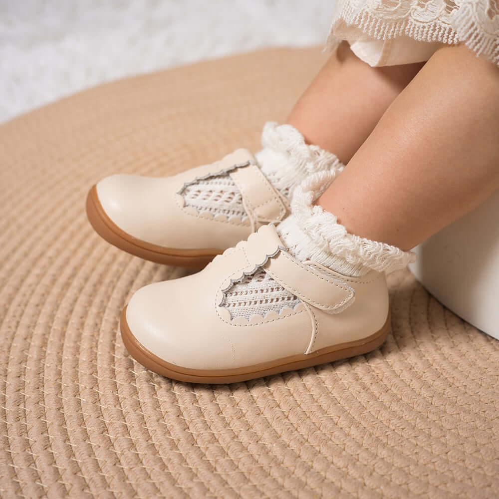 little-princess-pre-walker-t-bar-shoes_all_cream_5.jpg