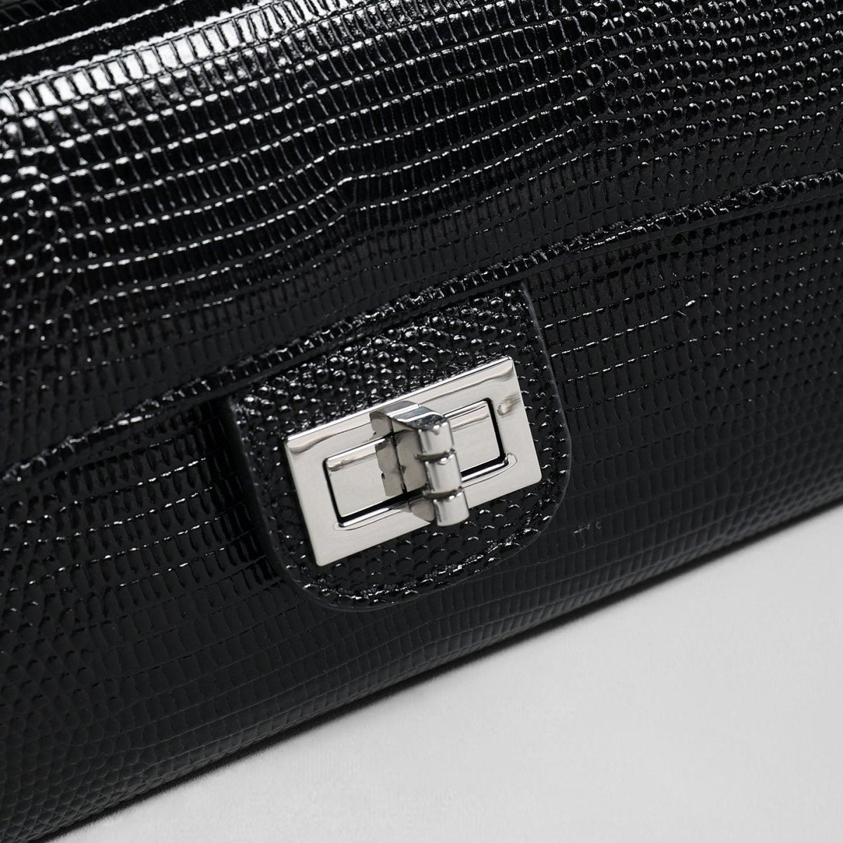 Lizard Embossed Leather Baguette Bag – Black Chain Shoulder Bag