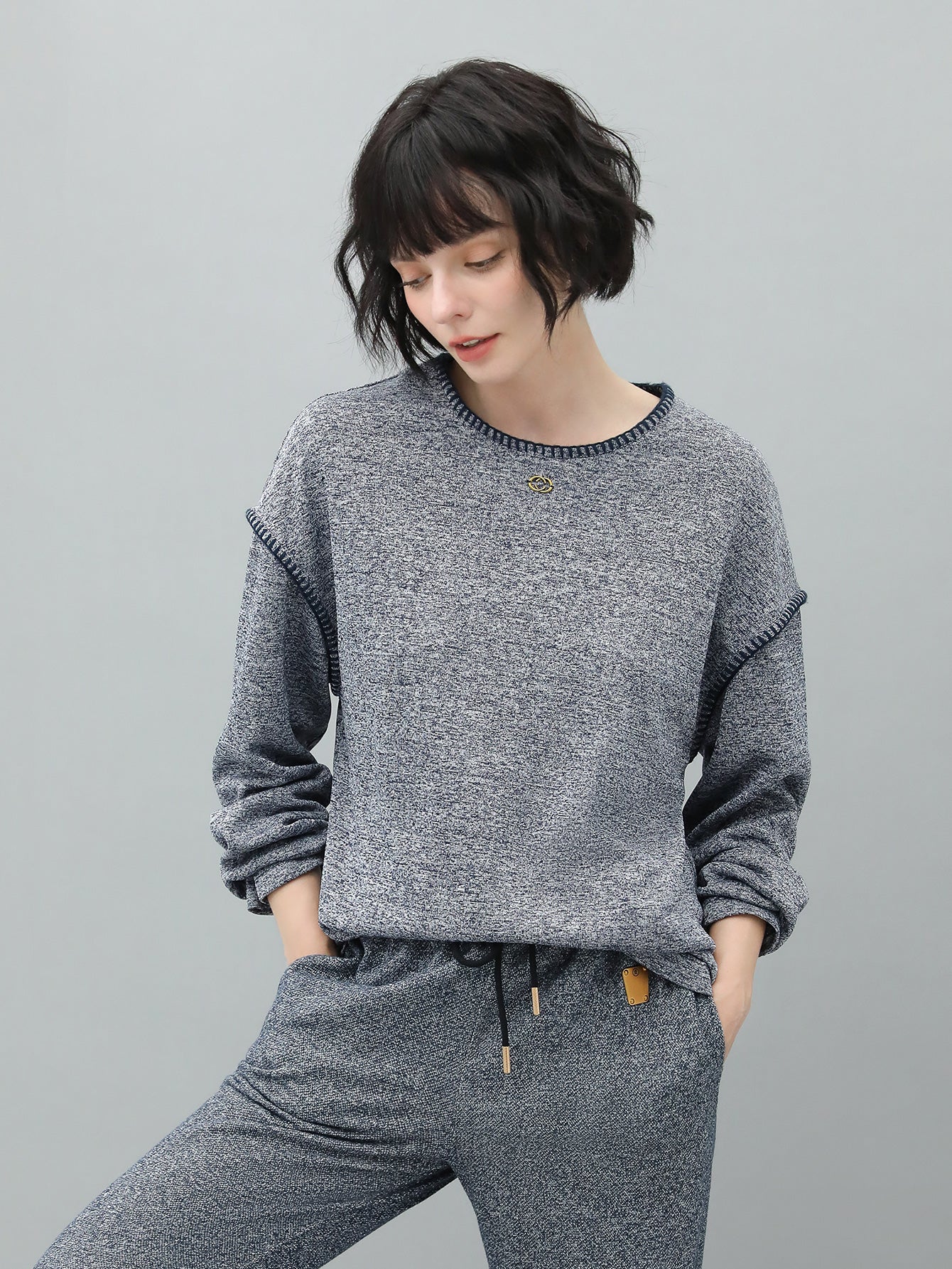 long-sleeve-tee-with-contrast-stitching_all_grey_3.jpg