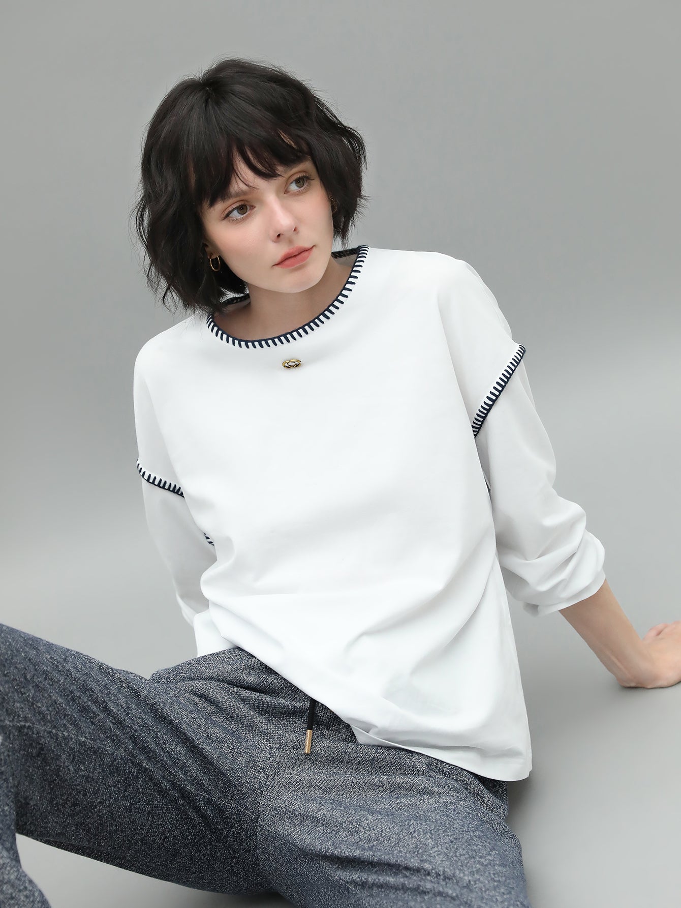 long-sleeve-tee-with-contrast-stitching_all_white_3.jpg