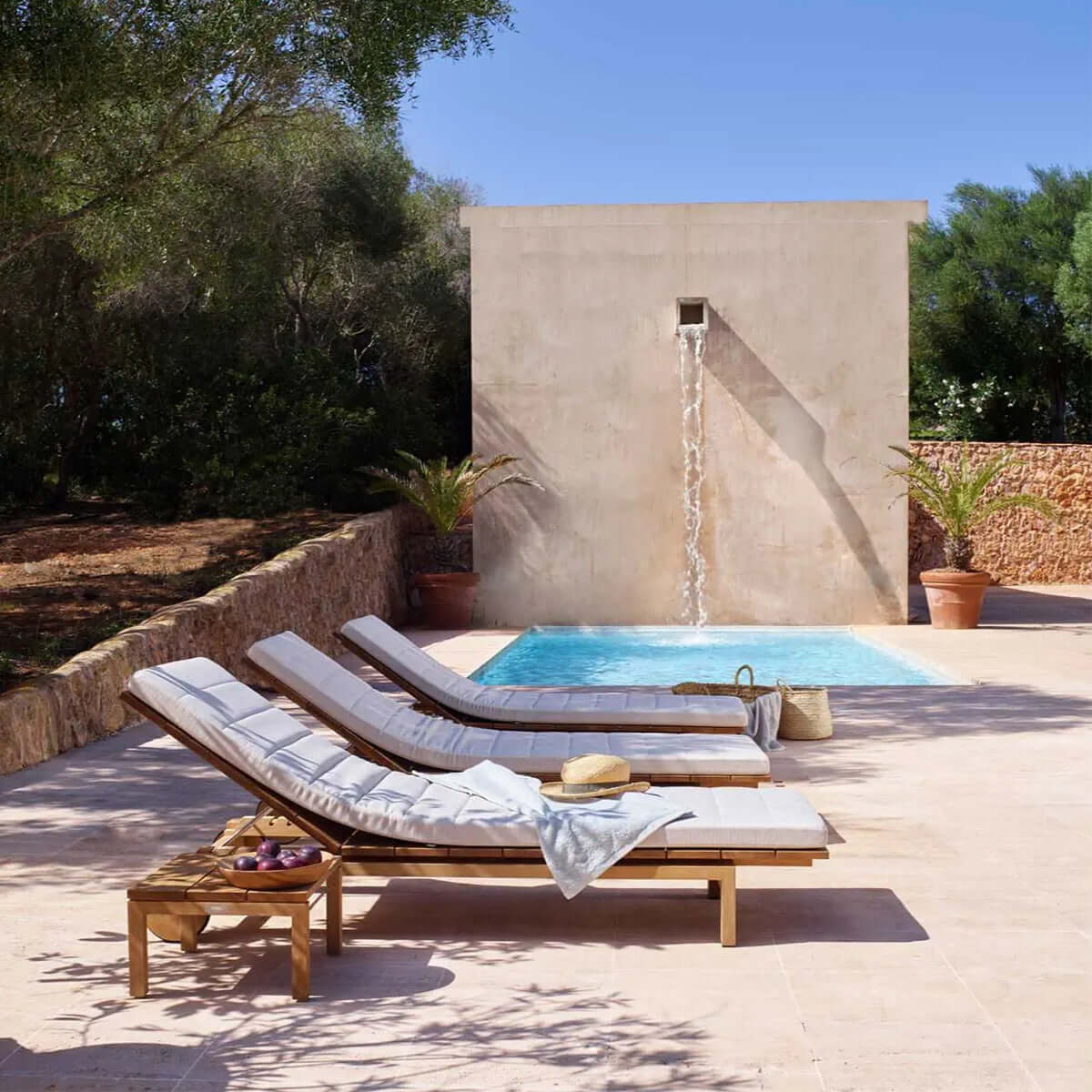 lorna contemporary sun lounger all 2