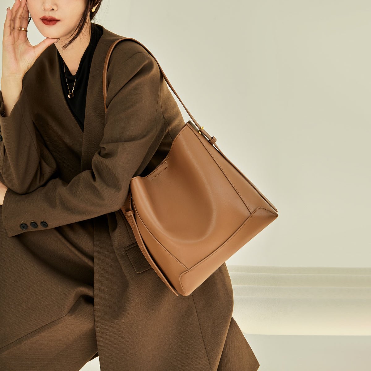 Luxe Genuine Leather Bucket Tote Shoulder Bag