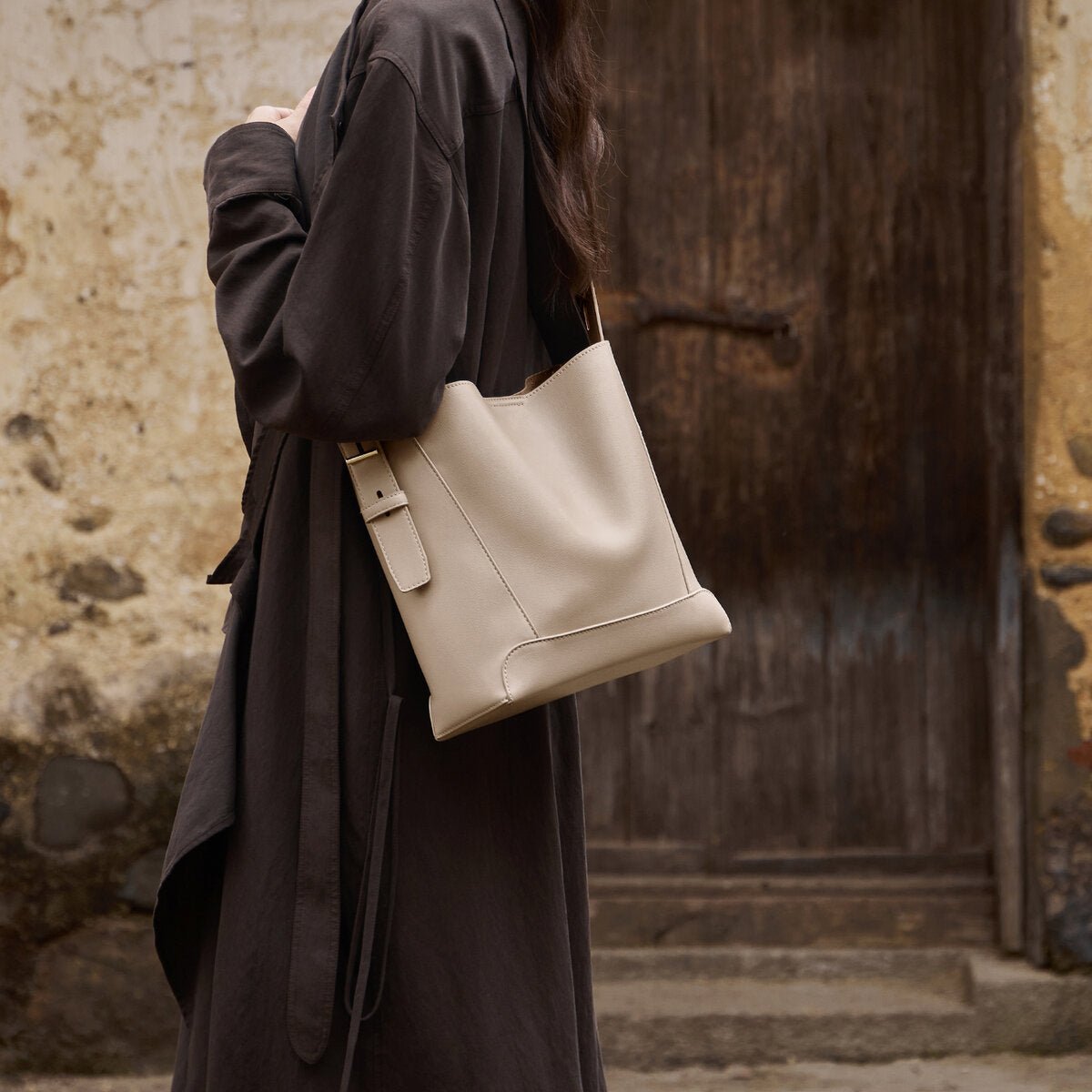 Luxe Genuine Leather Bucket Tote Shoulder Bag