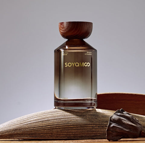 Matsuno Essence Wilderness Angled Shoulder Glass Reed Diffuser – 300ml