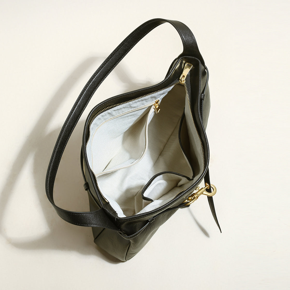 medium slouchy leather shoulder bag black 4