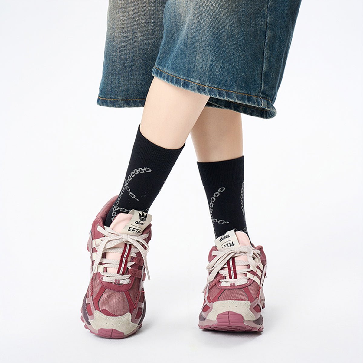 Dark Chain Abstract Art Mid - Calf Socks – Men's 5 - Pair All - Season Crew Set