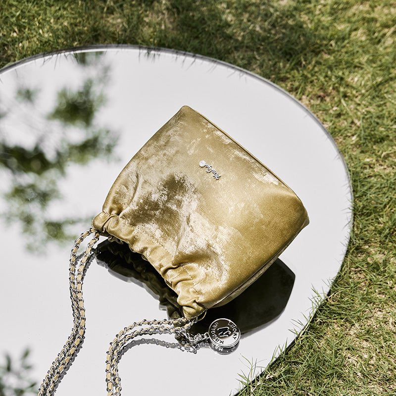 metallic leather pleated chain strap bag olive 4