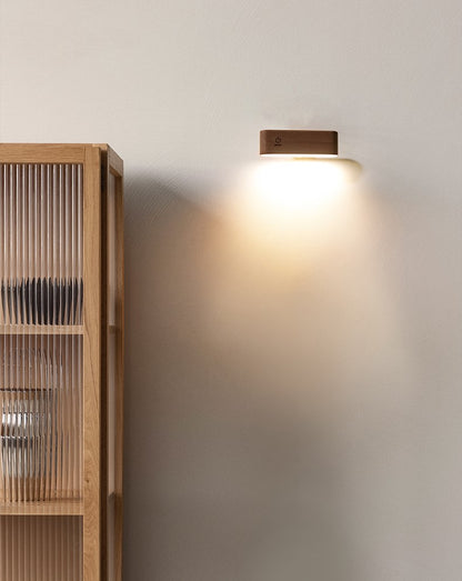 mini-solid-wood-magnetic-rechargable-wall-light_walnut_5.jpg