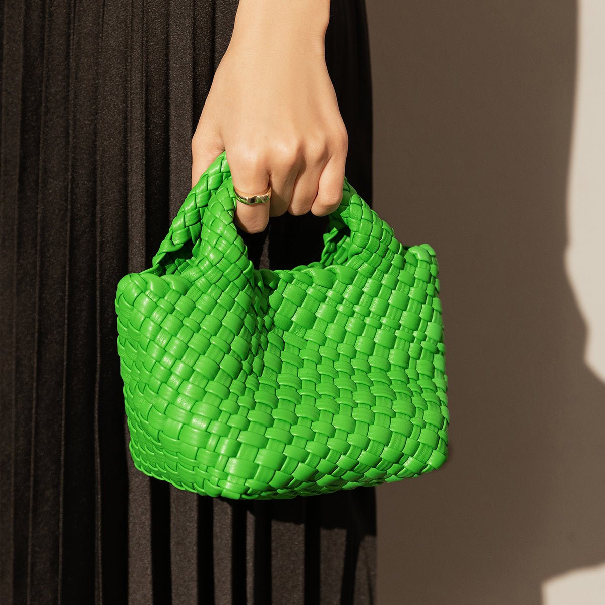 Mini Woven Top Handle Bag – Handcrafted Intrecciato Leather Cube Bag with Detachable Pouch