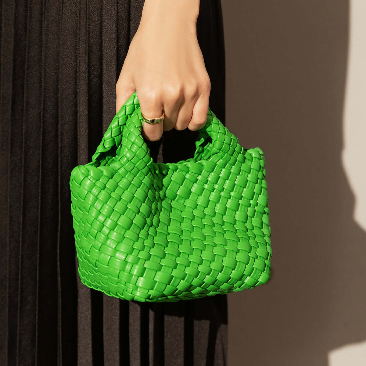 mini woven top handle bag green 3