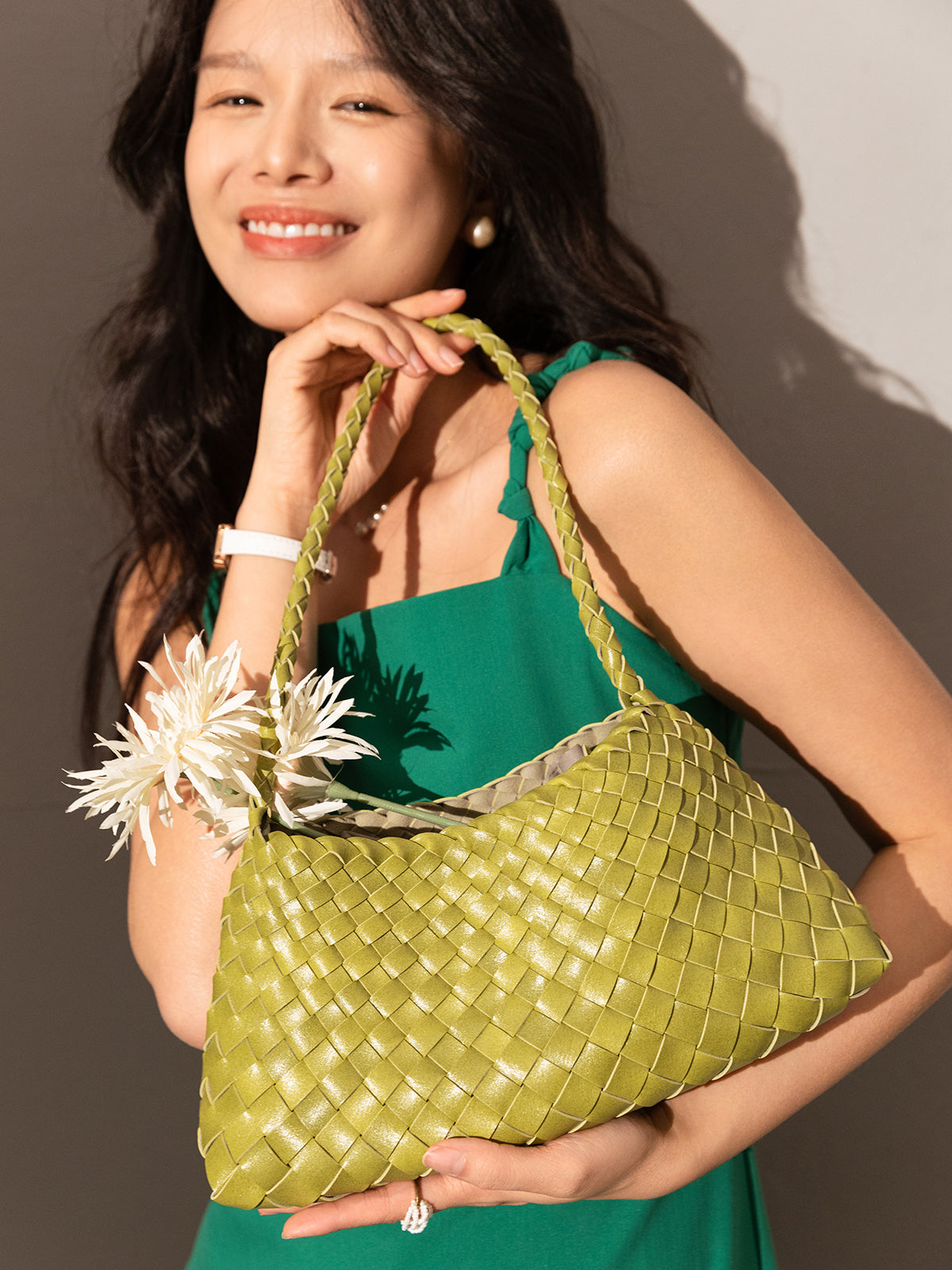 mini woven trapezoid drawstring shoudler bag avocado 5