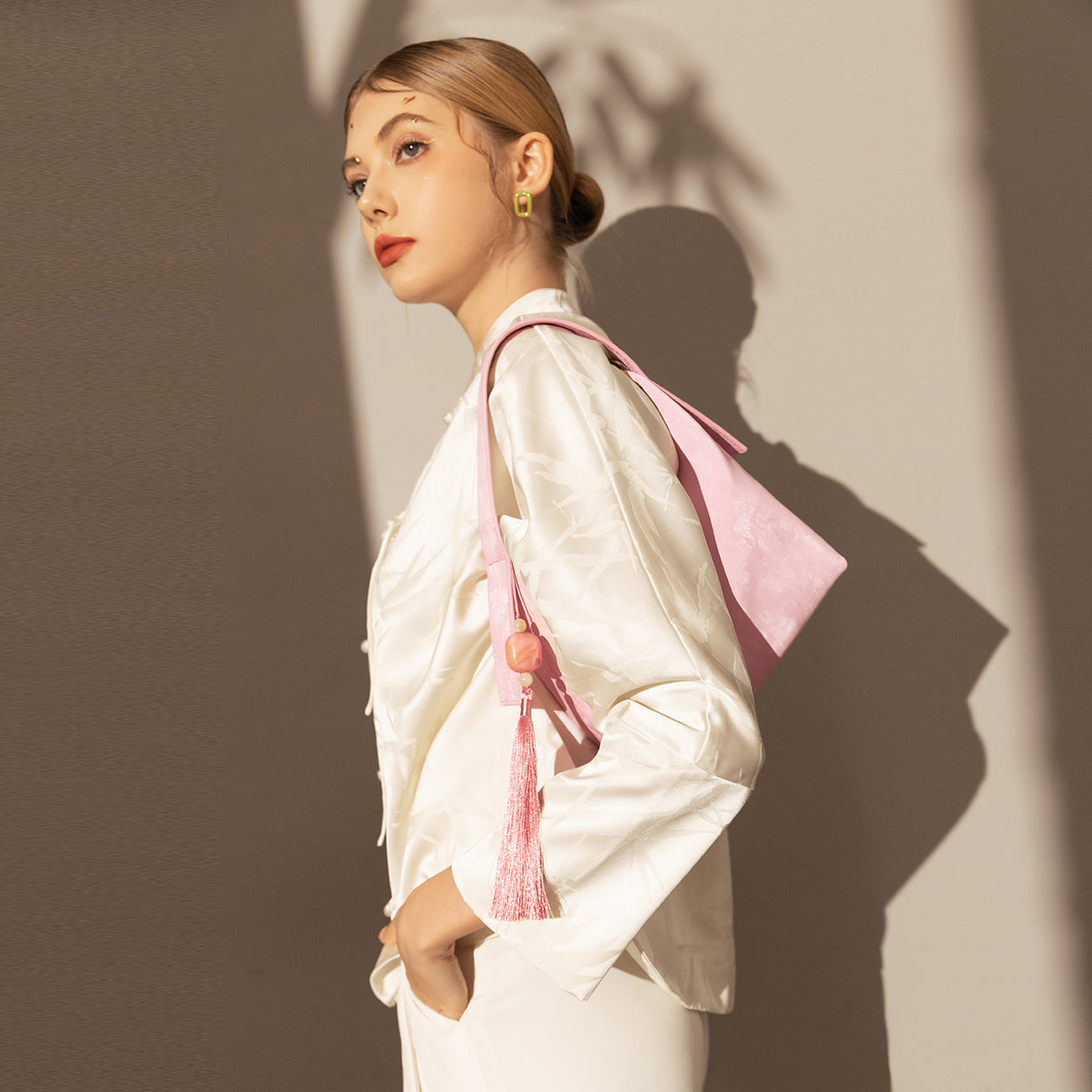 minimalist-leather-hobo-bag_pink_4.jpg