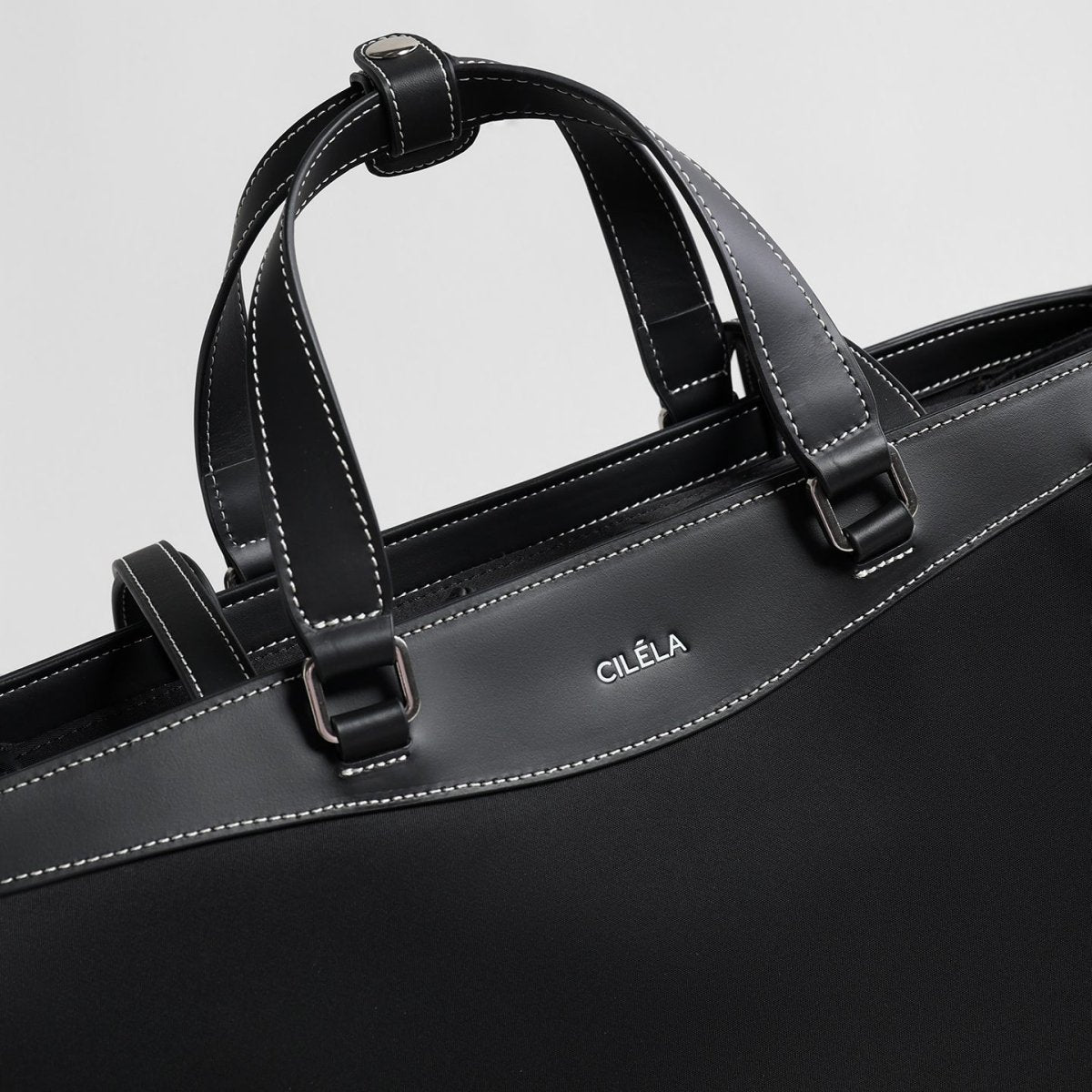 Minimalist Nylon Laptop Tote Bag – Lightweight Water-Resistant Work Bag
