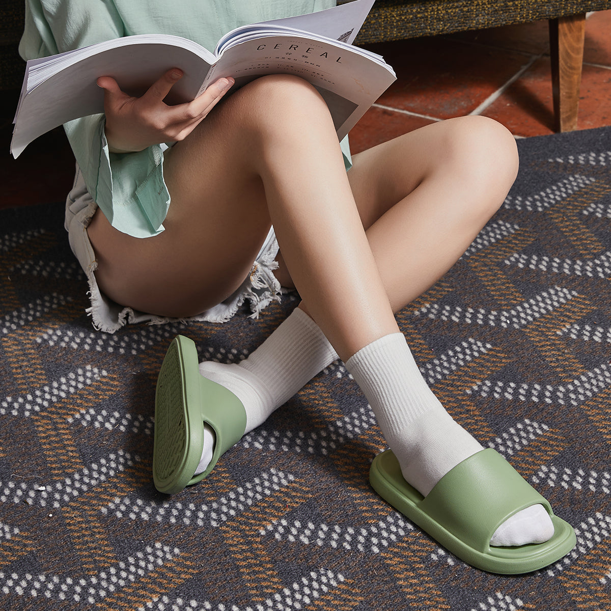 minimalist-slippers_all_green_5.jpg