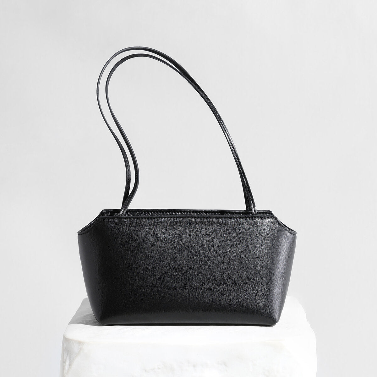 Minimalist Structured Leather Underarm Shoulder Bag – Classic Everyday Tote