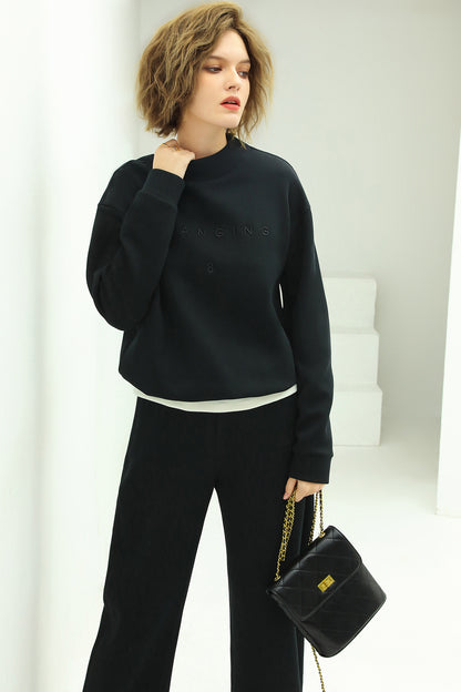 minimalistic-long-sleeved-sweater_all_black_3.jpg