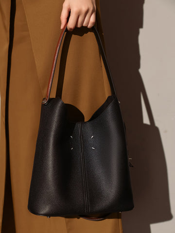 Minimalistic Spring Hobo Bucket Bag