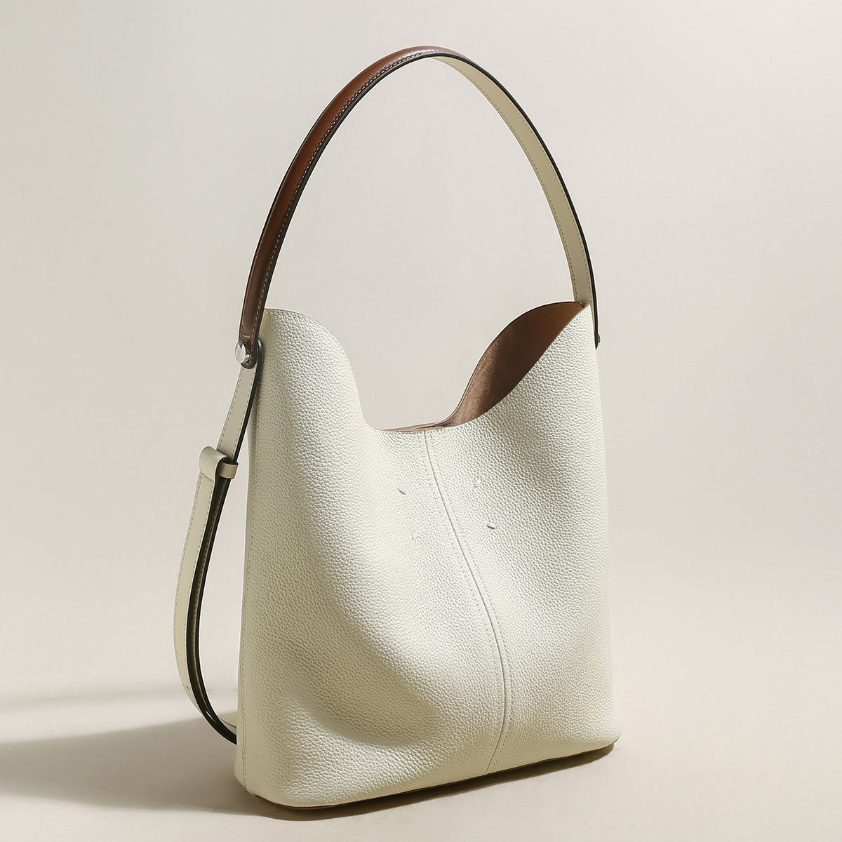 minimalistic spring hobo bucket bag white 2